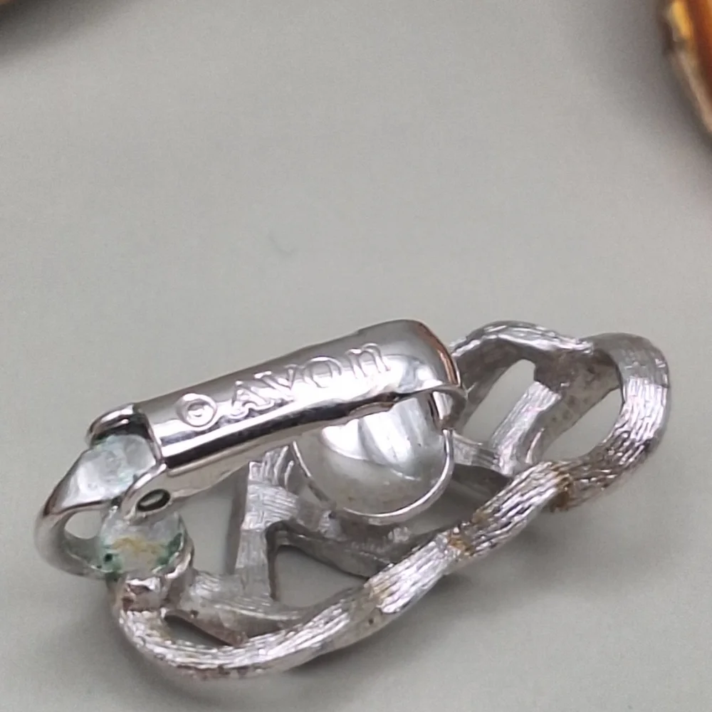 Vintage Clip-On & Screw-Back Earring Bundle – Sarah Coventry, Avon, LA Segal+ - Picture 3 of 16